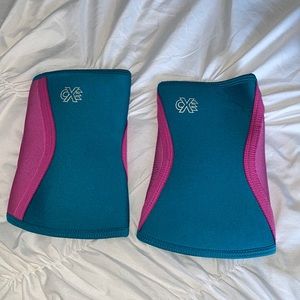 Knee compressions for working out
